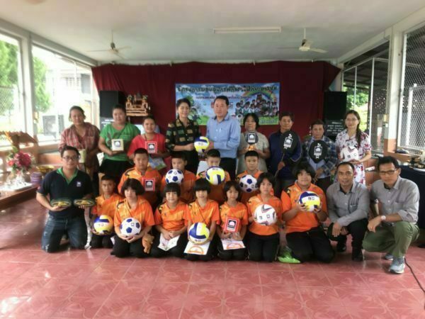 Giving sports equipment to Ban Sa Phae School, Chae Hom district, Lampang province, in cooperation with Lampang Chemi Kaset (Sanongphon) shop