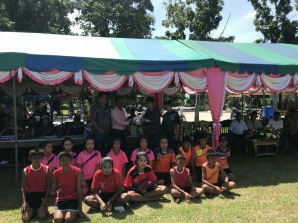 Giving sports equipment to Ban Trok Khae School, Cha-uat district, Nakhon Si Thammarat province, in cooperation with Sri Sawat Kan Kaset and Rung Ruang Kan Kaset shops